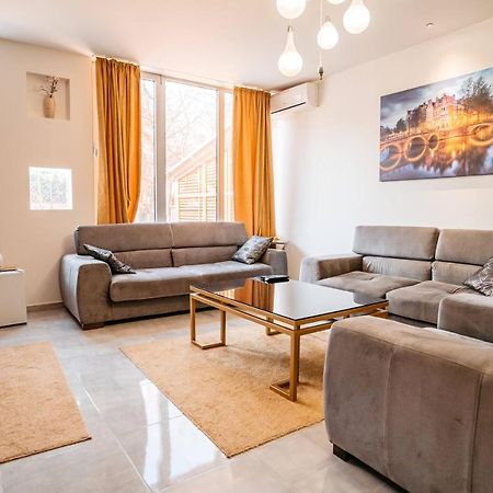 Magico Rooms & Apartments Ni Eksteriør bilde