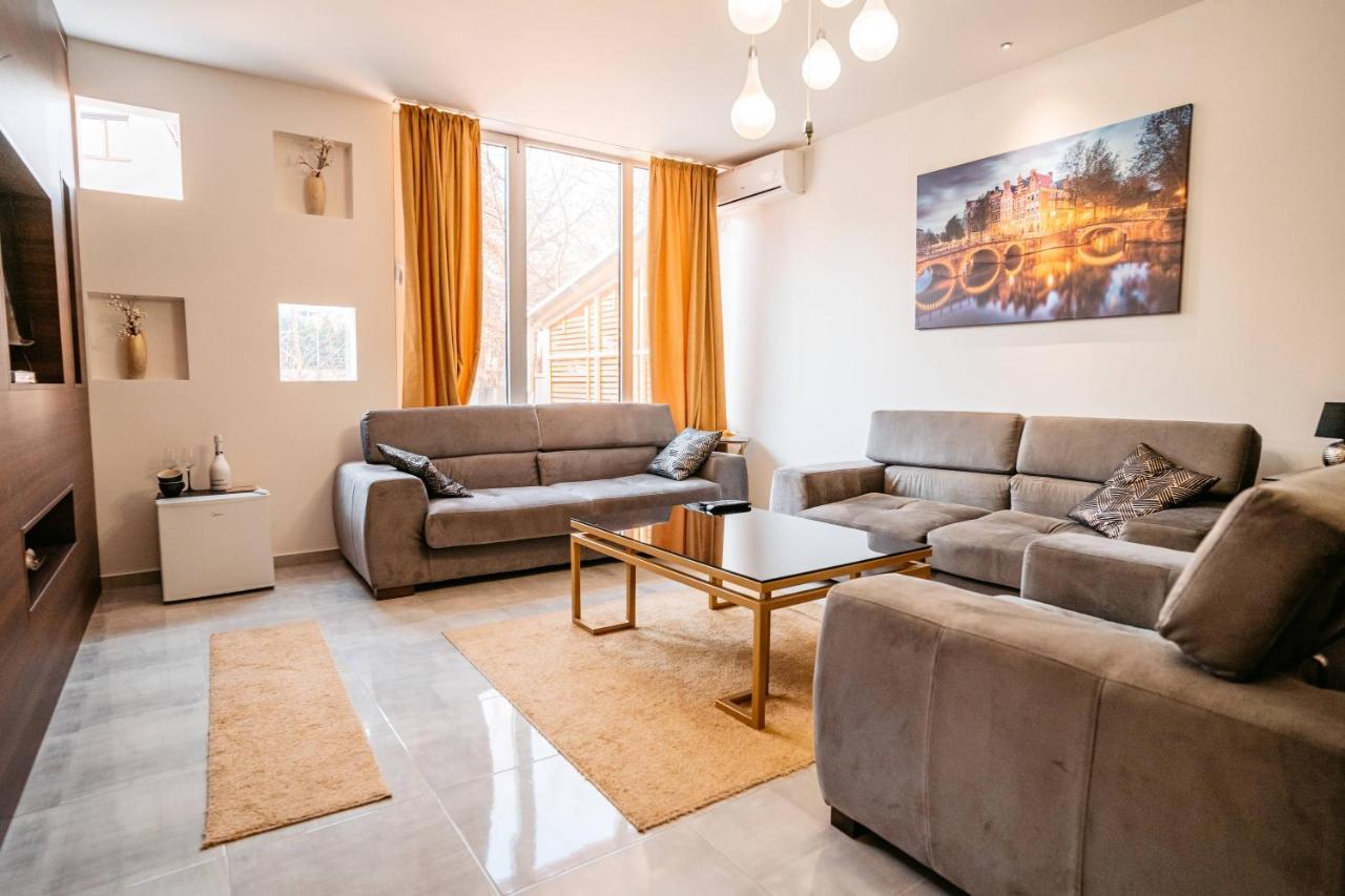 Magico Rooms & Apartments Ni Eksteriør bilde