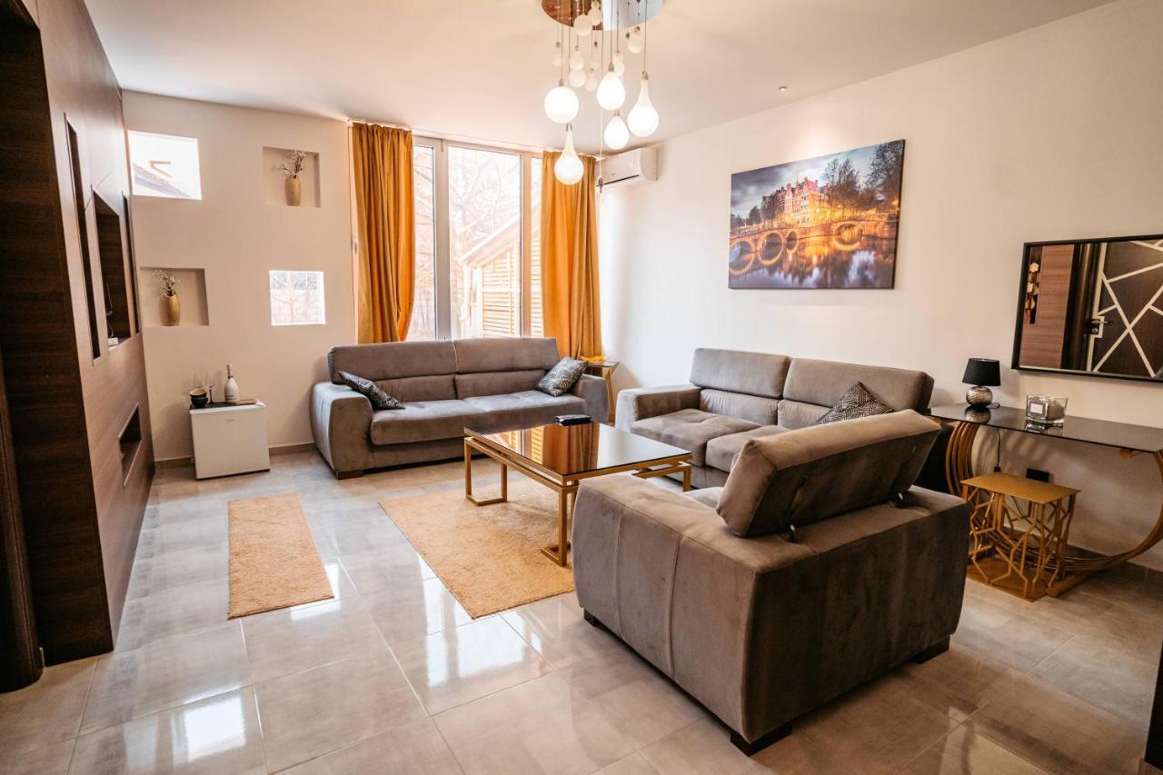 Magico Rooms & Apartments Ni Eksteriør bilde